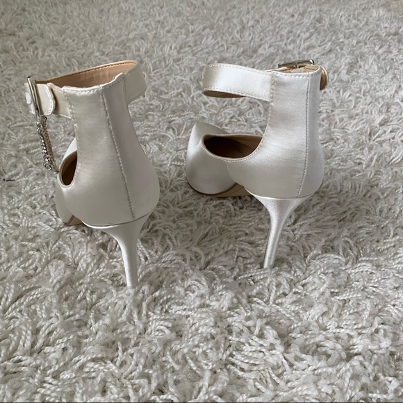 Satin Heels IN BOX - Picture 3 of 10